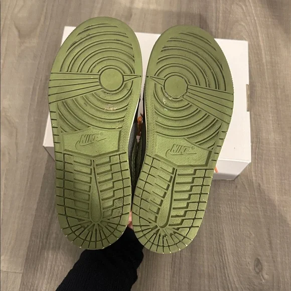 Jordan Air Jordan 1 Mid SE Craft "Anthracite/Light Olive". Youth size 1 - Picture 6 of 6